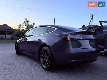 Авто Tesla Model 3 2019 № 8440558