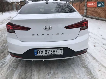 Авто Hyundai Elantra 2019 № 8441005