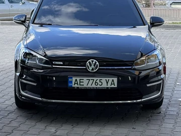 Авто Volkswagen E-Golf 2017 № 8441055