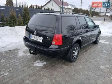 Авто Volkswagen Golf 2000 № 8441901