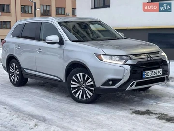 Авто Mitsubishi Outlander 2020 № 8442343
