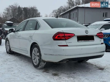 Авто Volkswagen Passat 2018 № 8442344