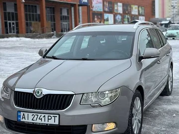 Авто Skoda Superb 2012 № 8443142
