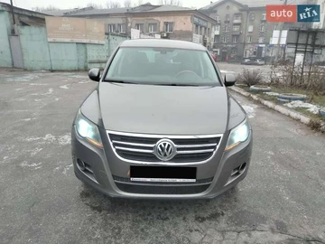 Авто Volkswagen Tiguan 2010 № 8443321