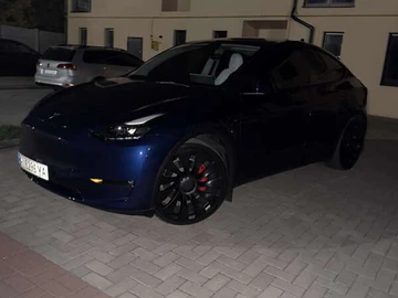 Авто Tesla Model Y 2023 № 8443679