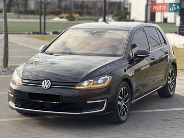 Авто Volkswagen E-Golf 2018 № 8445155