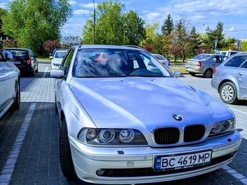 Авто BMW 5 Series 2002 № 8445471