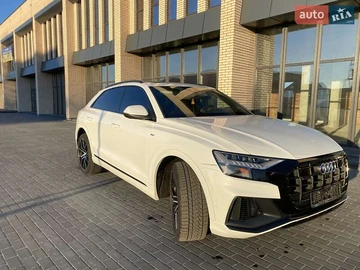 Авто Audi Q8 2020 № 8446022