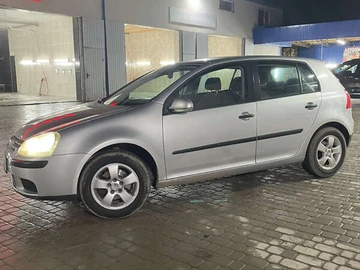 Авто Volkswagen Golf 2005 № 8446825