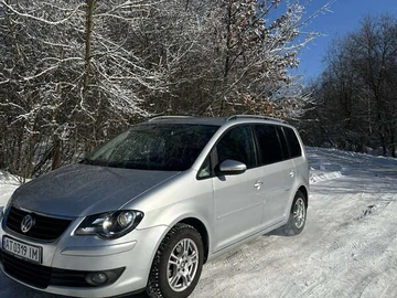 Авто Volkswagen Touran 2009 № 8447001