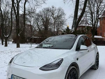 Авто Tesla Model Y 2023 № 8447254