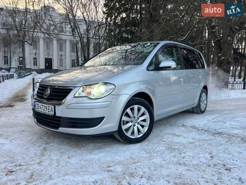 Авто Volkswagen Touran 2007 № 8447502