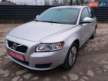 Авто Volvo V50 2010 № 8449657