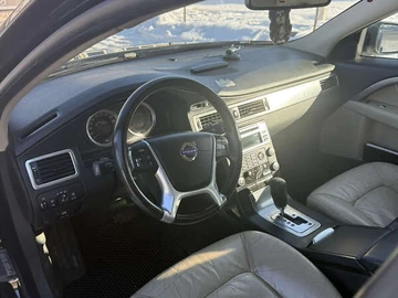 Авто Volvo V70 2009 № 8449836