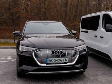 Авто Audi E-Tron 2019 № 8450006