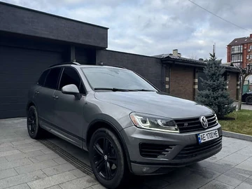 Авто Volkswagen Touareg 2015 № 8451137