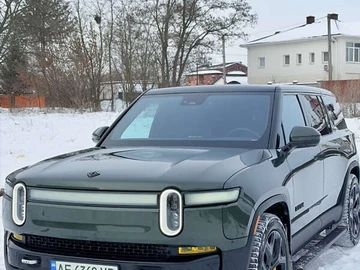 Авто Rivian R1S 2023 № 8452313