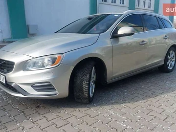 Авто Volvo V60 2016 № 8452457