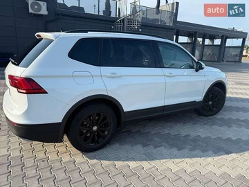 Авто Volkswagen Tiguan 2020 № 8453064