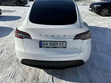 Авто Tesla Model Y 2023 № 8453219