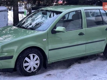 Авто Volkswagen Golf 2000 № 8453360
