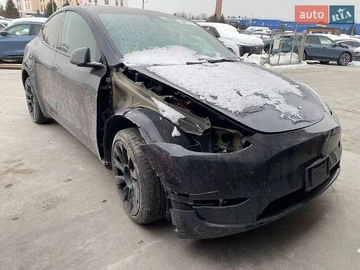Авто Tesla Model Y 2023 № 8453563