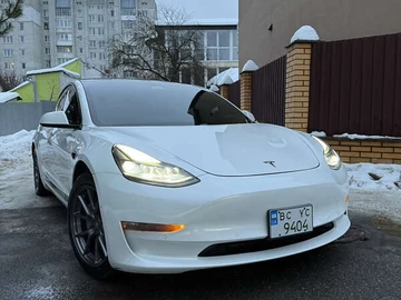 Авто Tesla Model 3 2021 № 8453605