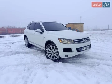 Авто Volkswagen Touareg 2014 № 8454289