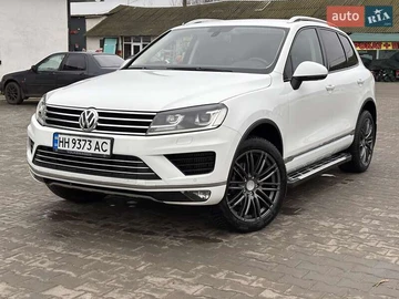 Авто Volkswagen Touareg 2015 № 8454366