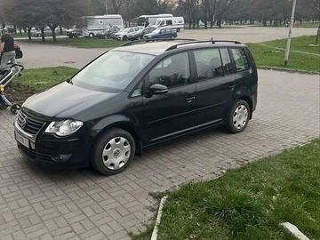 Авто Volkswagen Touran 2010 № 8454608