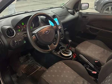 Авто Ford Fiesta 2005 № 8455463