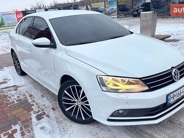 Авто Volkswagen Jetta 2015 № 8457967