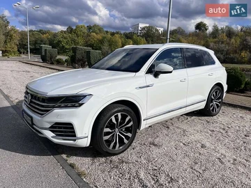 Авто Volkswagen Touareg 2018 № 8458144