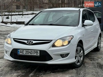 Авто Hyundai I30 2010 № 8459013