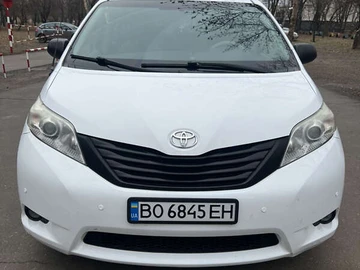Авто Toyota Sienna 2011 № 8459061