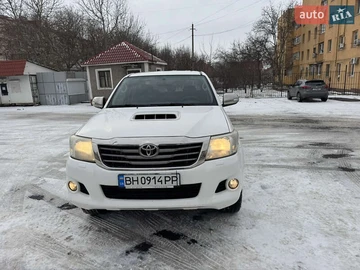 Авто Toyota Hilux 2014 № 8459639