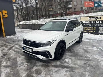 Авто Volkswagen Tiguan 2023 № 8459671