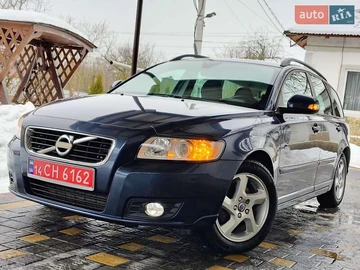 Авто Volvo V50 2011 № 8459909