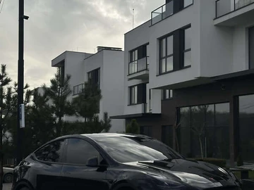 Авто Tesla Model Y 2021 № 8460162