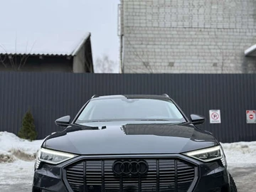 Авто Audi E-Tron 2019 № 8460268