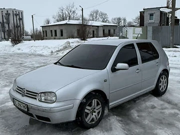 Авто Volkswagen Golf 2000 № 8460375