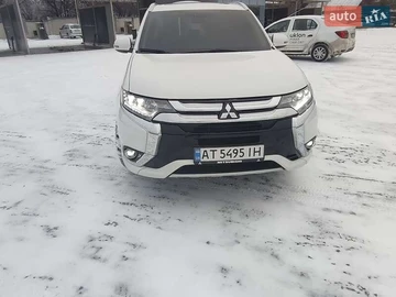 Авто Mitsubishi Outlander 2017 № 8461378