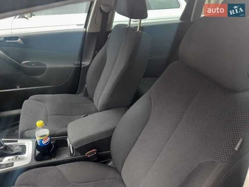 Авто Volkswagen Passat 2010 № 8461583