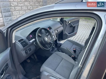 Авто Volkswagen Touran 2006 № 8462769