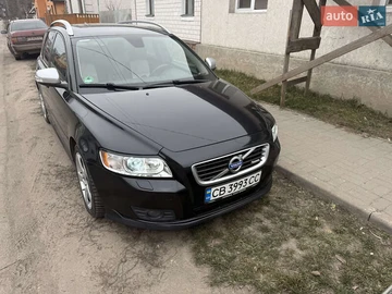 Авто Volvo V50 2010 № 8462926