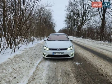 Авто Volkswagen E-Golf 2018 № 8463385