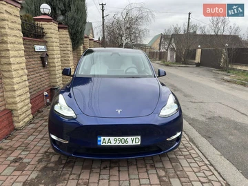 Авто Tesla Model Y 2023 № 8463441