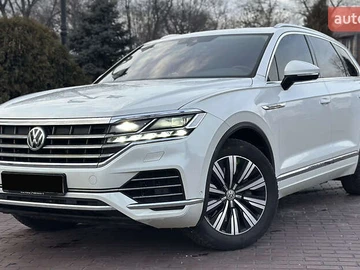 Авто Volkswagen Touareg 2018 № 8463450