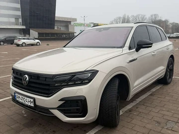 Авто Volkswagen Touareg 2023 № 8463501