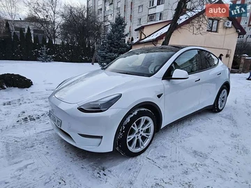 Авто Tesla Model Y 2023 № 8463641
